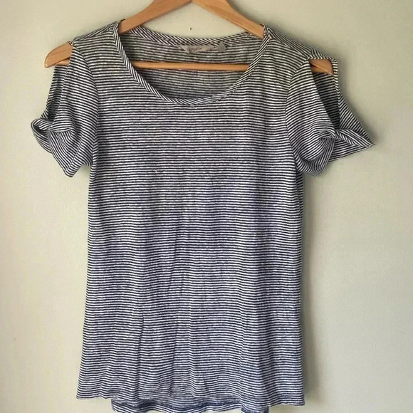 Athleta open shoulder short sleeve top size XS - Picture 1 of 4